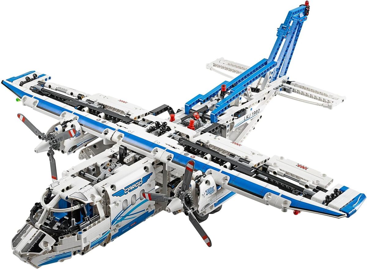 Test du Lego Technic 42025 : l'avion cargo en détail
