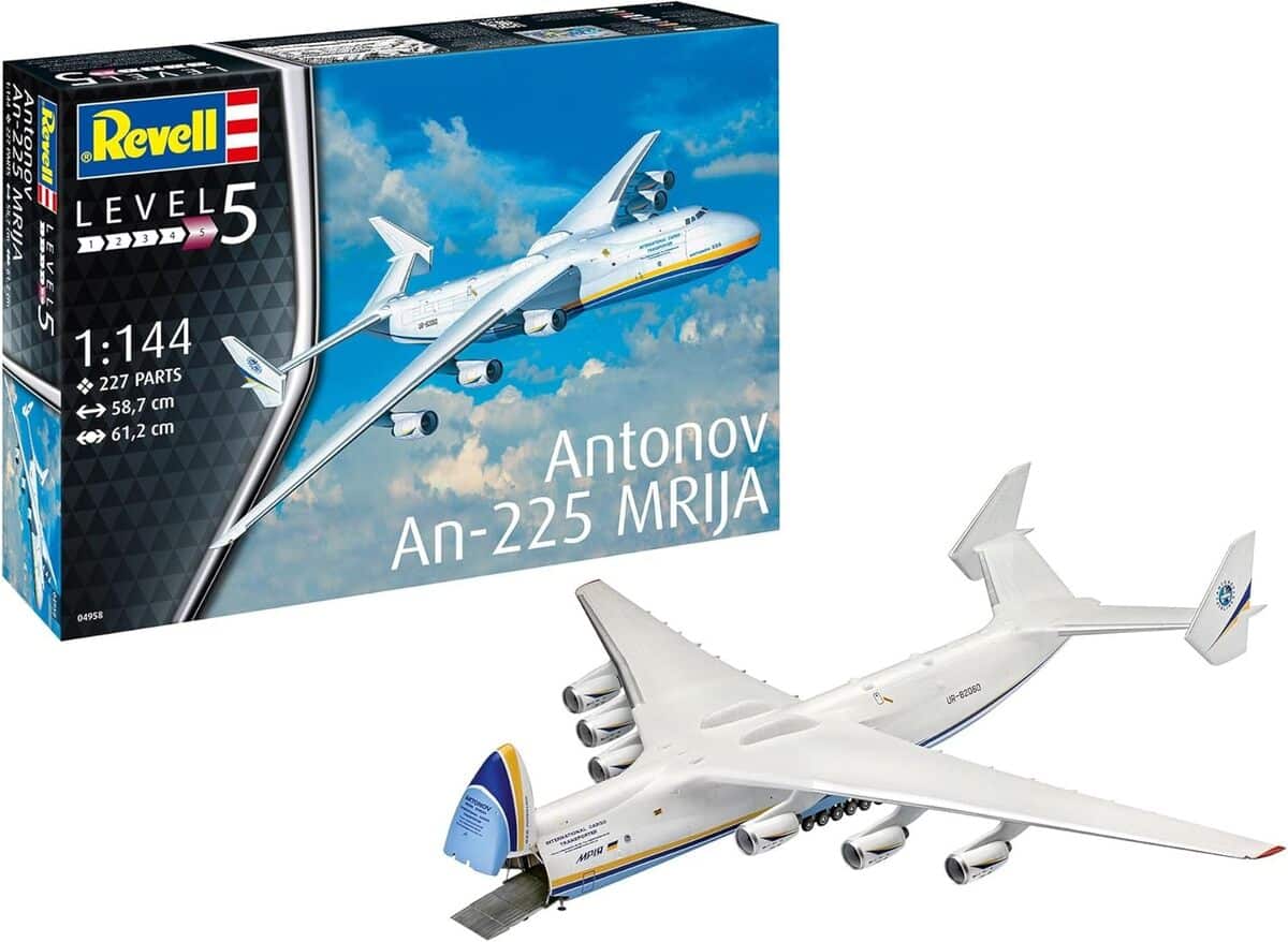 Test : maquette avion Revell Antonov AN-225 Mrija