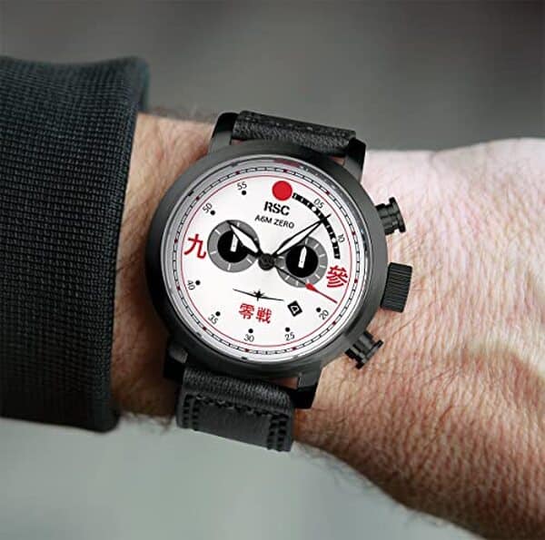  Découvrez notre test approfondi du chronographe RSC Pilot’s Watches 45mm Zero 6AM noir rouge. Une montre alliant élégance et précision pour les passionnés d'aviation.