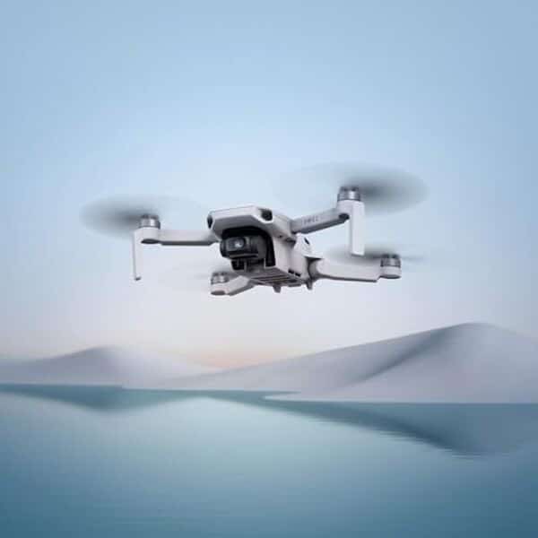 Découvrez notre test approfondi du DJI Mini 2 SE : un drone léger et performant idéal pour capturer des images aériennes de haute qualité.