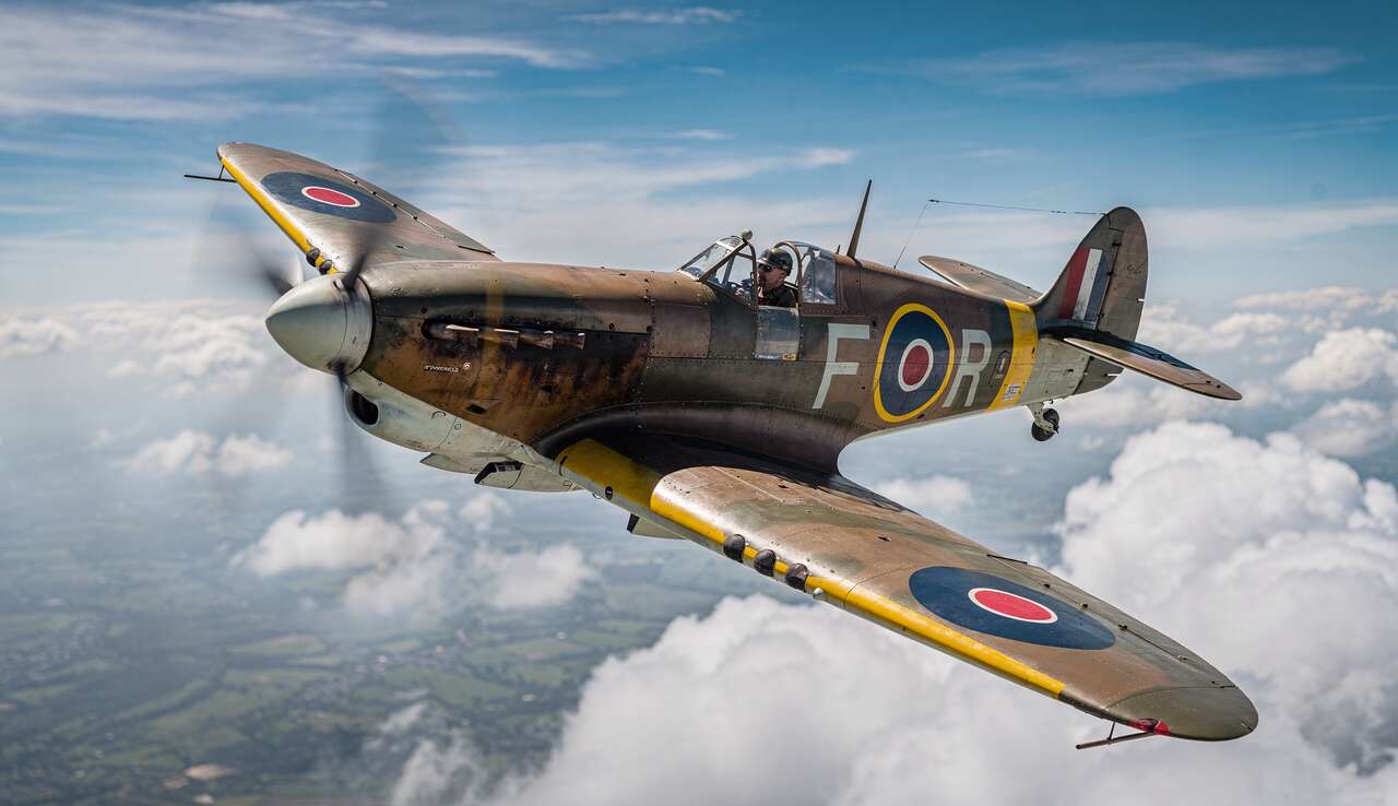 Le r&ocirc;le du hawker hurricane dans la bataille d'angleterre