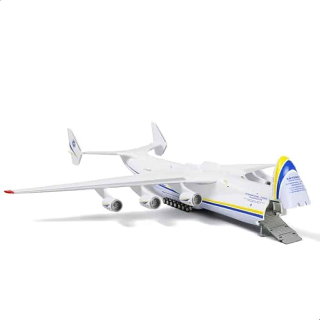 Test de la maquette à l'échelle 1/200 du NUOTIE Antonov AN-225 Mriya