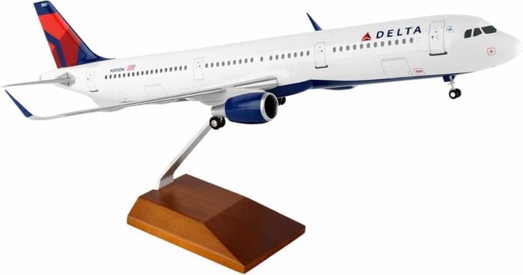 Test du modèle d'avion Skymarks Delta A321 échelle 1/100 avec support en bois