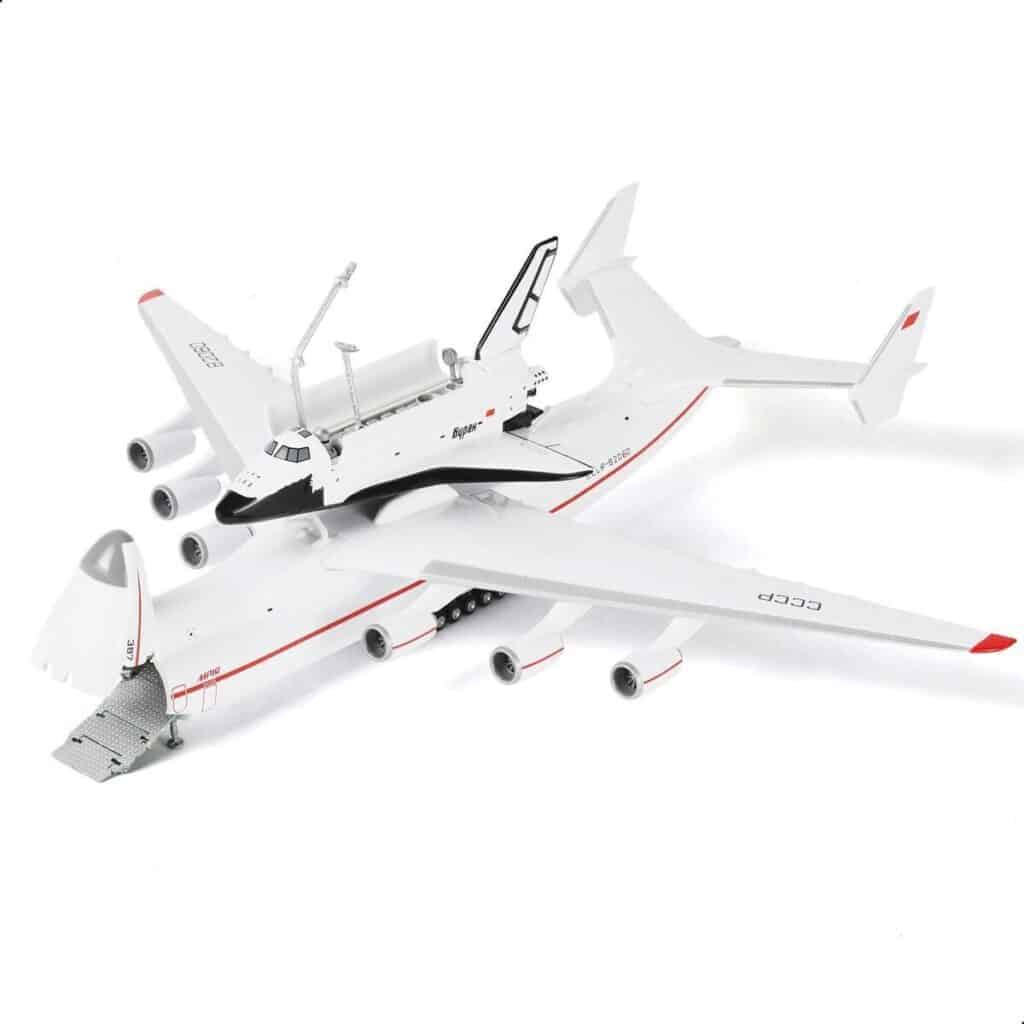 Test : maquette Nuotie Antonov AN-225 Mriya 1 : 200
