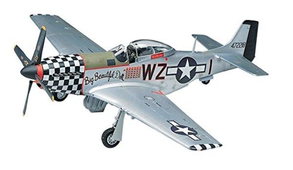 Découvrez notre test détaillé de la maquette Revell P-51D Mustang 7021 à l'échelle 1 : 48. Qualité, facilité d'assemblage et fidélité historique analysées pour les modélistes. 