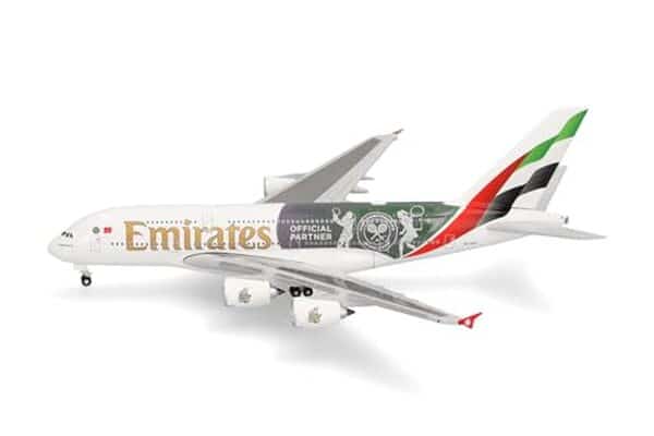 Découvrez notre avis détaillé sur l'avion miniature Emirates Airbus A380 Wimbledon échelle 1 : 500. Qualité, réalisme et collectionnabilité analysés. 