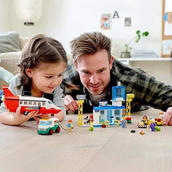 Découvrez notre test détaillé du set Lego City 60261 aéroport central : caractéristiques, prix, avantages et inconvénients pour bien choisir.