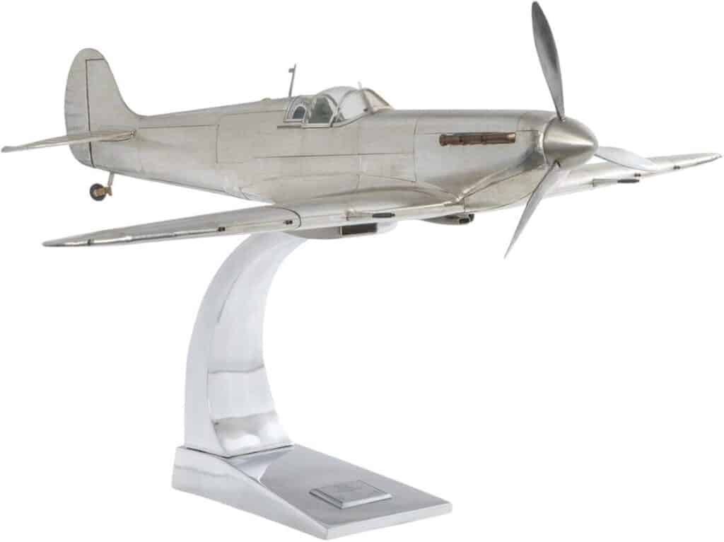 Test maquette Spitfire : métal sur bois
