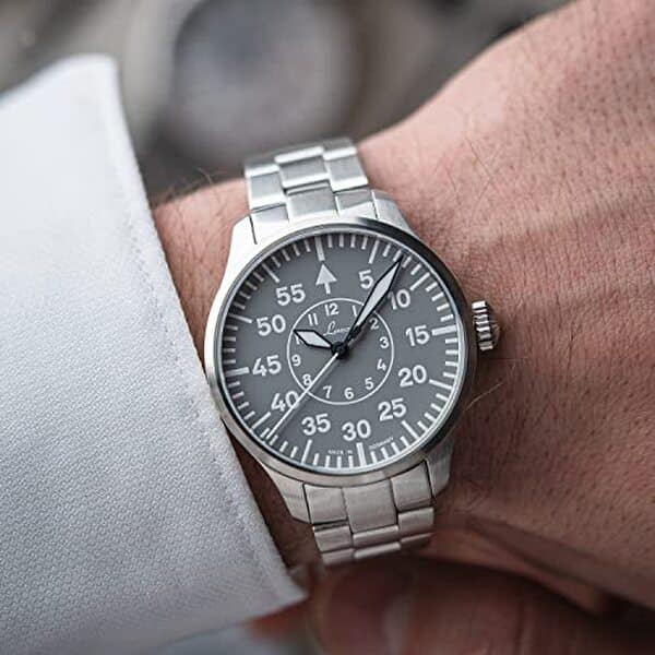 Découvrez notre test complet de la montre automatique Laco Herren : caractéristiques, performances et avis détaillé pour aviateurs passionnés.