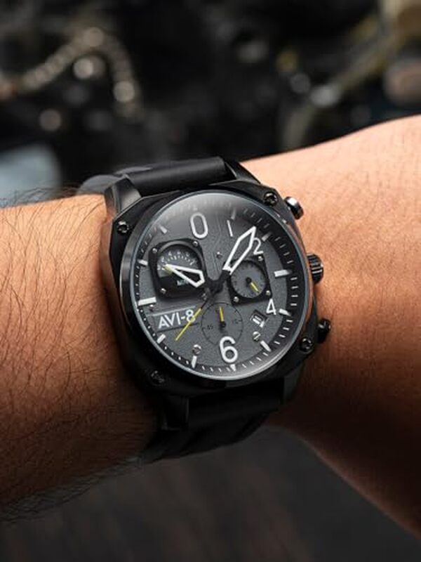 Découvrez notre avis détaillé sur la montre aviateur AVI-8 AV-4052 tactical black : design, performances et qualité. Test complet et recommandations.