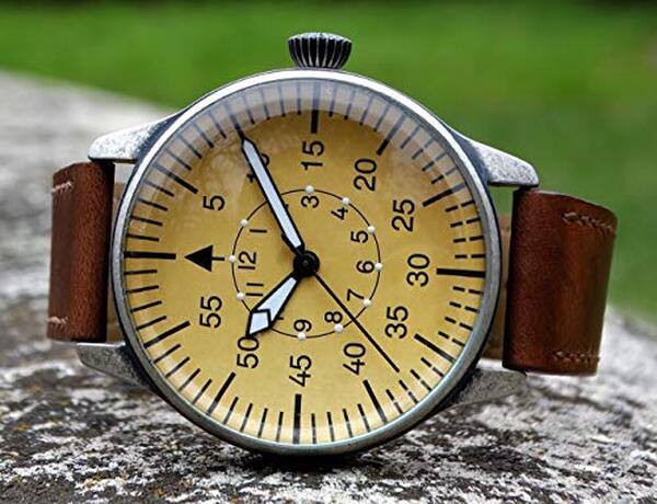 Découvrez notre avis détaillé sur la montre armée quartz vintage Mil-Tec : design robuste, fiabilité et performances. Comparatif complet et guide d'achat. 