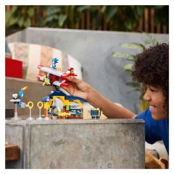 Découvrez notre test détaillé du set LEGO 76991 Sonic avec l'avion Tornado et l'atelier de Tails. Avis complet, photos et conseils d'achat. 
