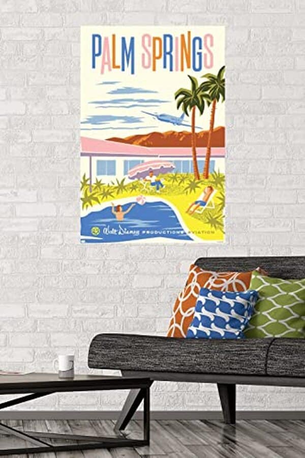 Découvrez notre test complet du poster mural Mickey Mouse One représentant l'avion de Walt à Palm Springs. Dimensions 24 x 36 cm, qualité et design.